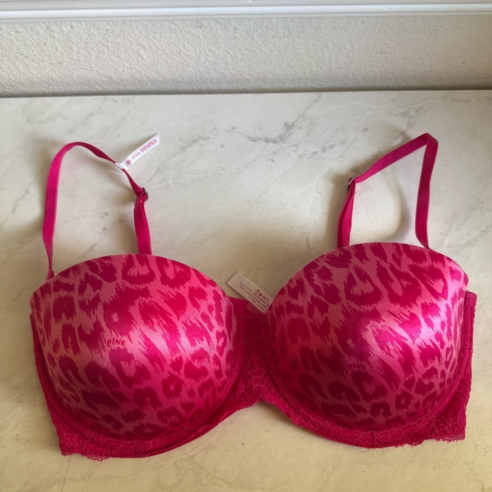 ❇️VS PINK Leopard Print Bra 2 for $22 ❇️